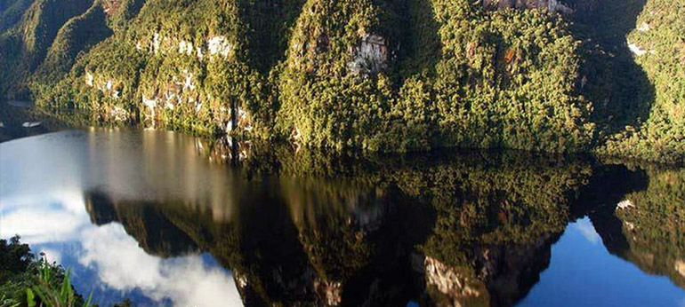 Laguna de los Condores | Chachapoyas Trekking | Travel Pax Peru