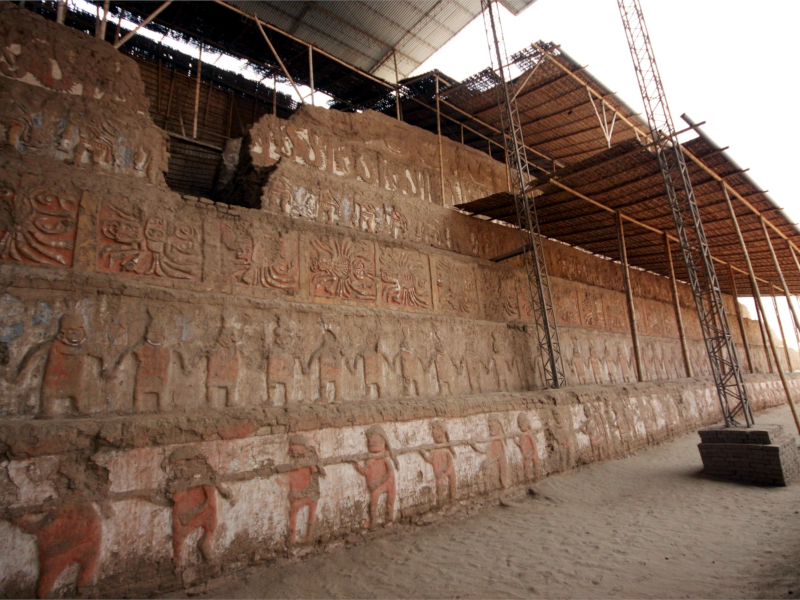 Huaca de La Luna Muro - Travel Pax Peru